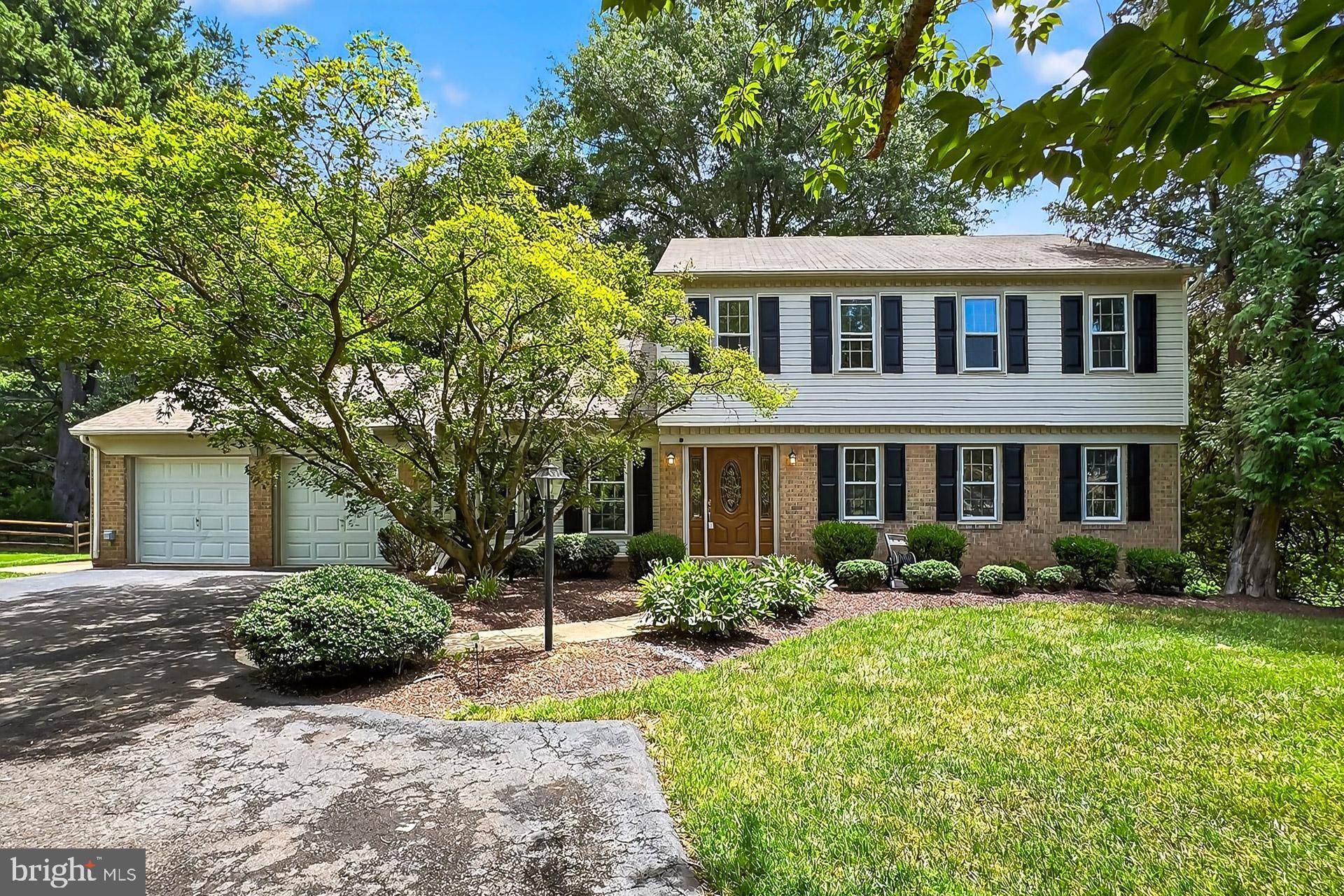 2711 CLARKES LANDING DR, Oakton, VA 22124