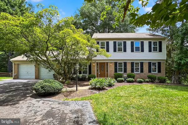 Oakton, VA 22124,2711 CLARKES LANDING DR