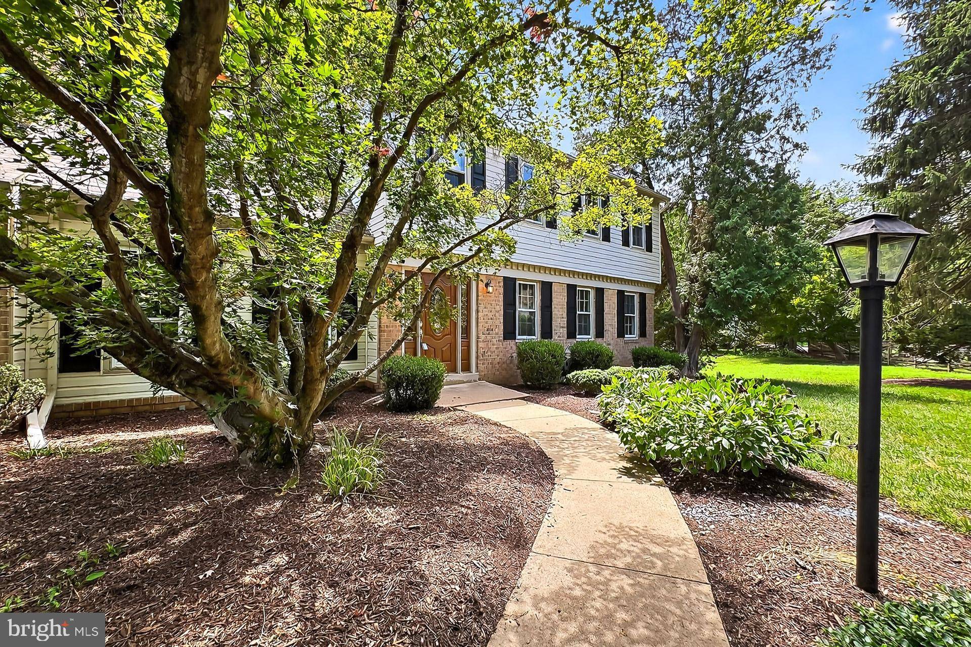 Oakton, VA 22124,2711 CLARKES LANDING DR