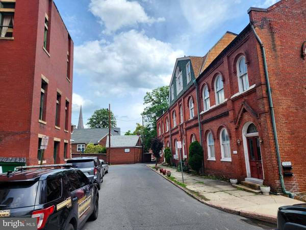 Cumberland, MD 21502,71 PROSPECT SQ