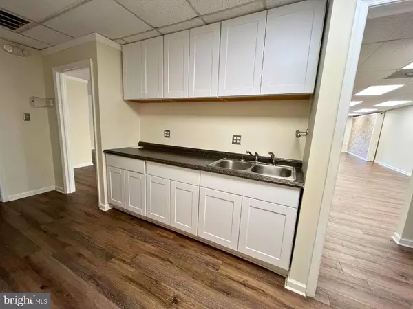 Hollywood, MD 20636,24502 THREE NOTCH RD #A