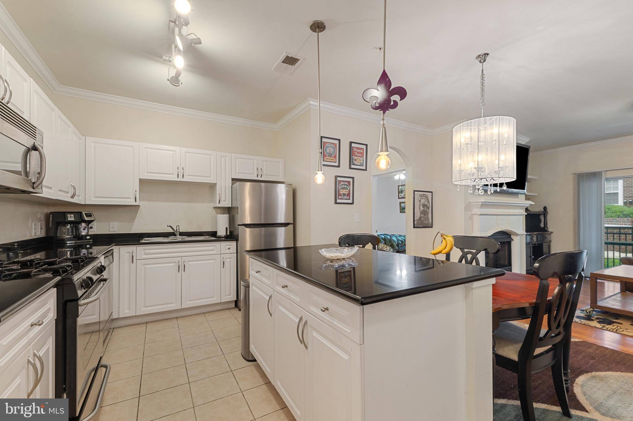 Herndon, VA 20171,12921 CENTRE PARK CIR #102