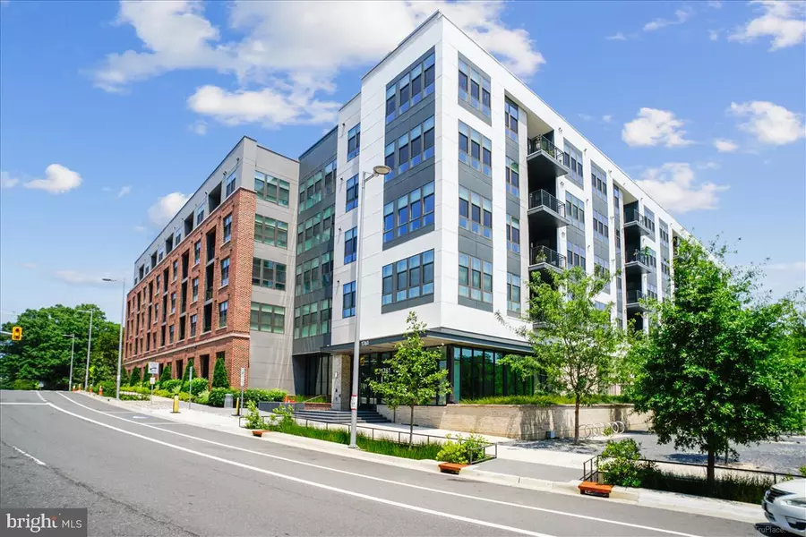 1761 OLD MEADOW RD #412, Mclean, VA 22102