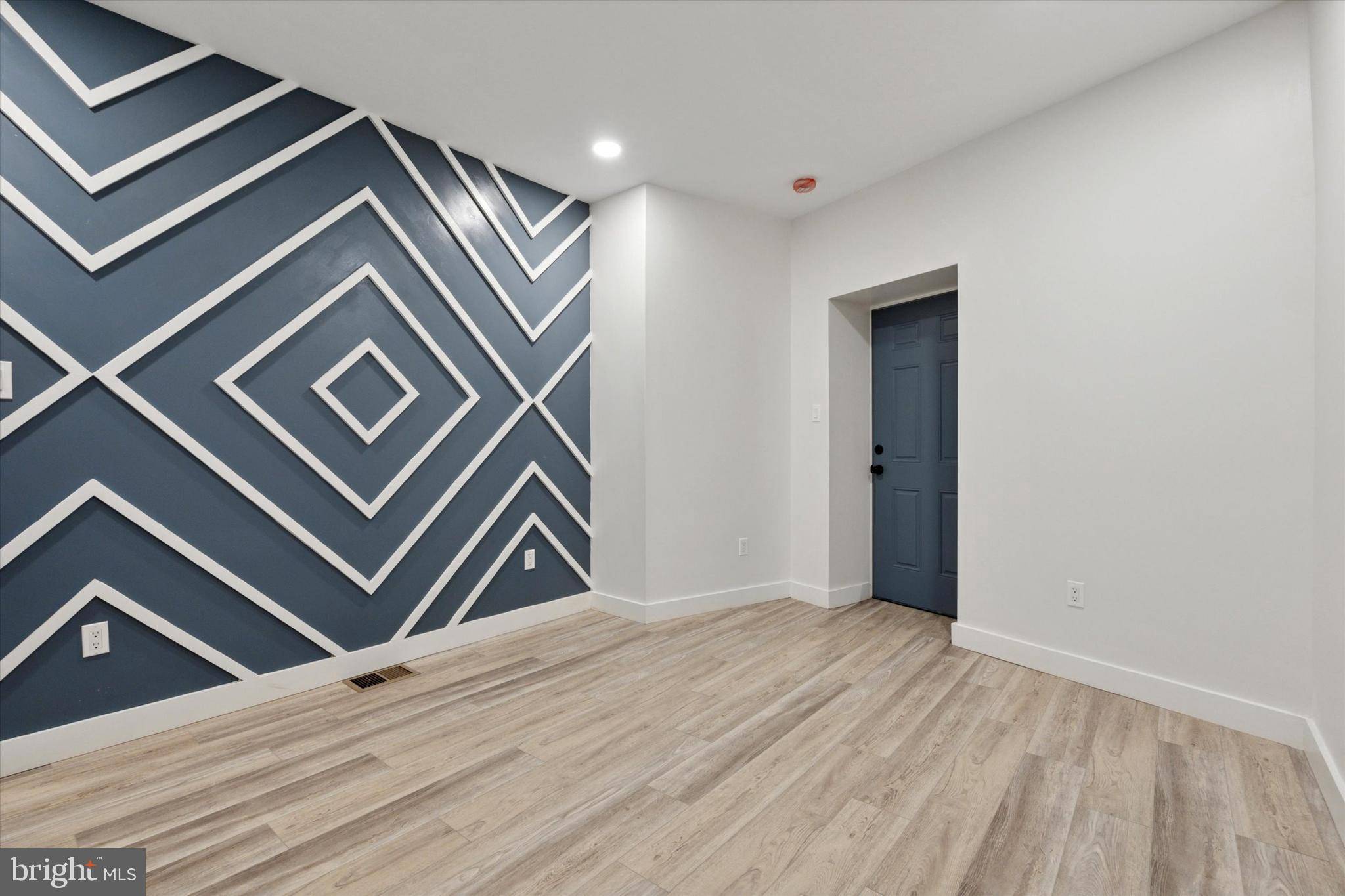 Philadelphia, PA 19140,944 W LYCOMING ST