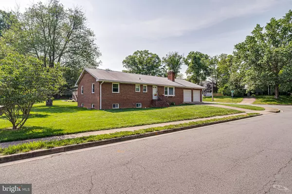 Vienna, VA 22180,440 LEWIS ST NW