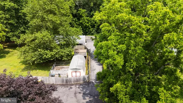 Chesterfield, NJ 08515,713 MONMOUTH RD