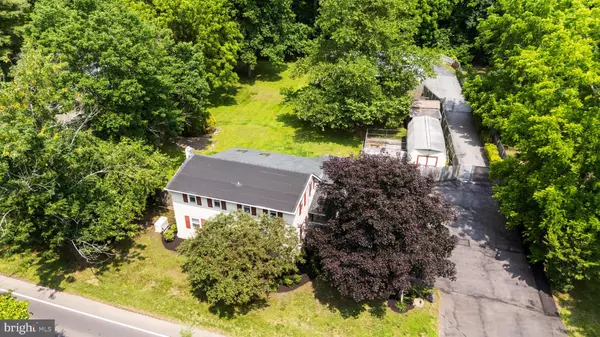 Chesterfield, NJ 08515,713 MONMOUTH RD