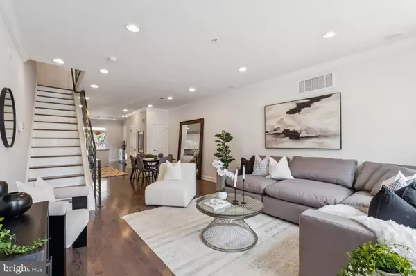 2529 W OXFORD ST, Philadelphia, PA 19121