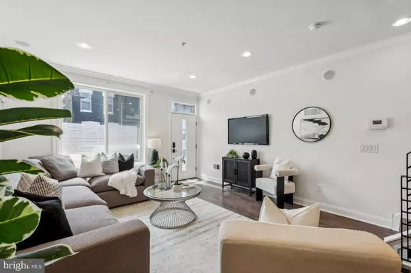 Philadelphia, PA 19121,2529 W OXFORD ST