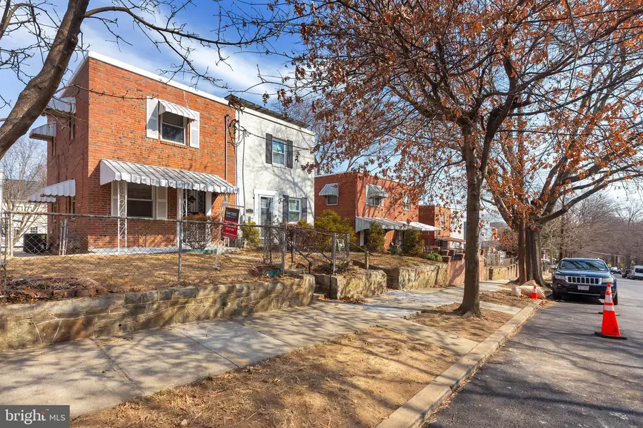 151 DARRINGTON ST SW, Washington, DC 20032