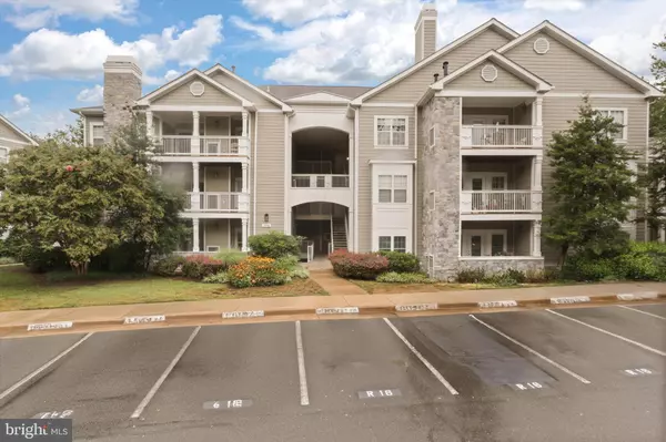 Reston, VA 20190,1716 LAKE SHORE CREST DR #33