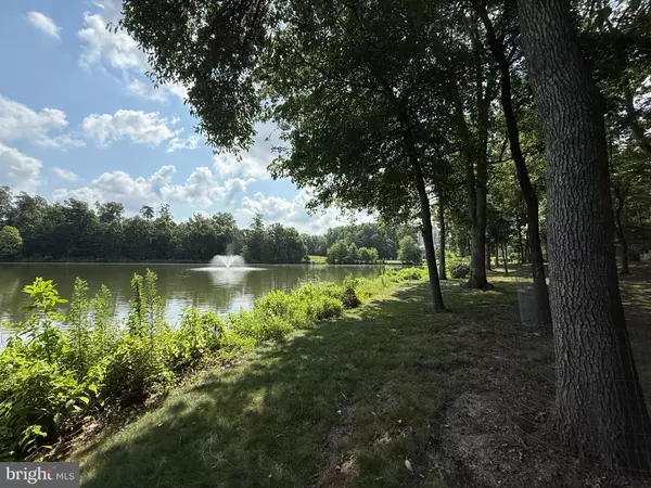 Reston, VA 20190,1716 LAKE SHORE CREST DR #33