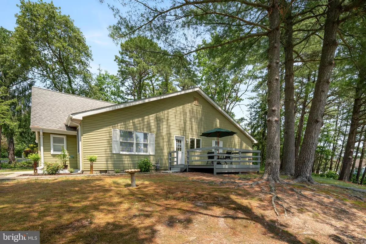 Manahawkin, NJ 08050,19 CEDAR AVE