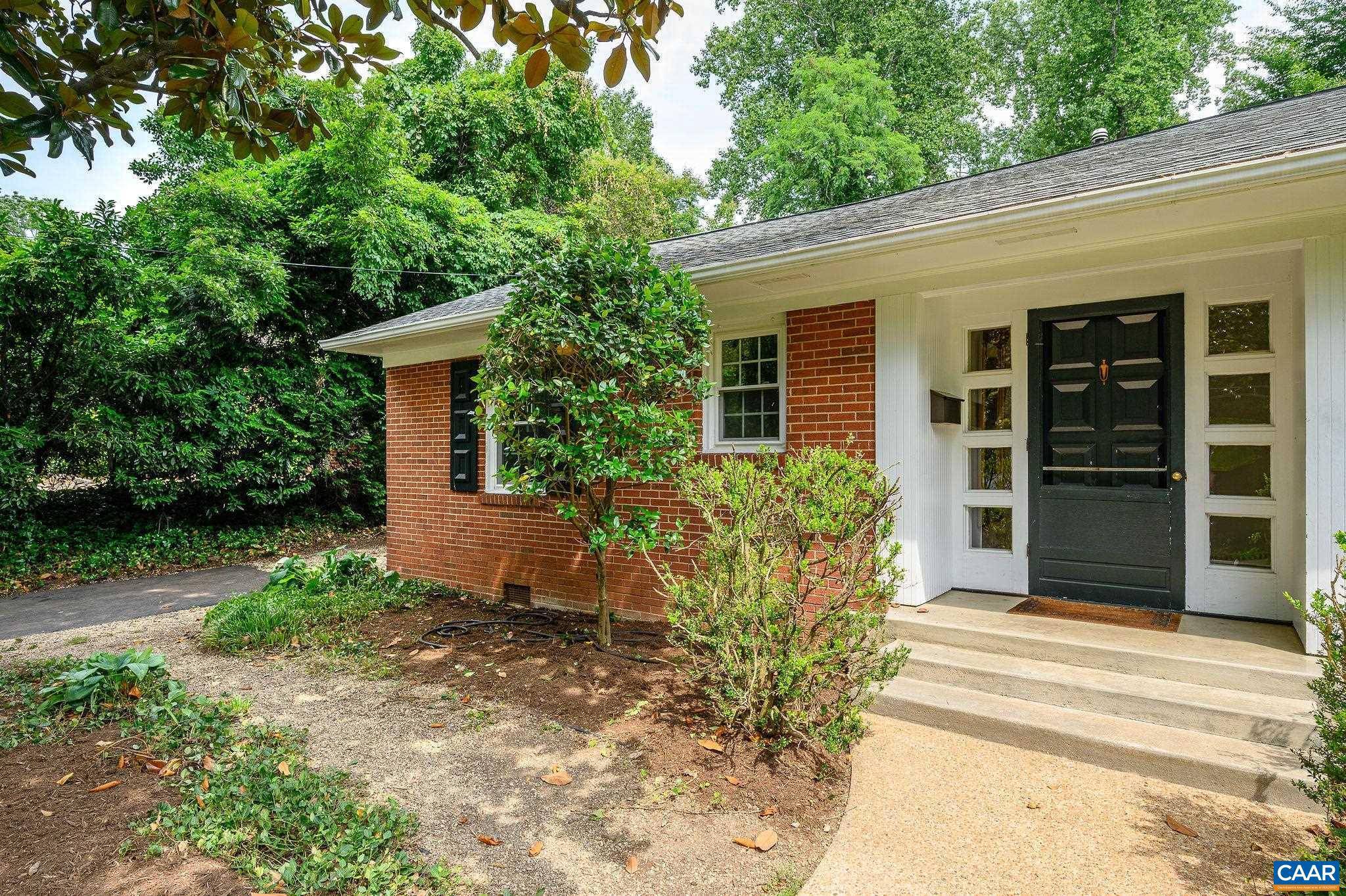 Charlottesville, VA 22903,906 OLD FARM RD