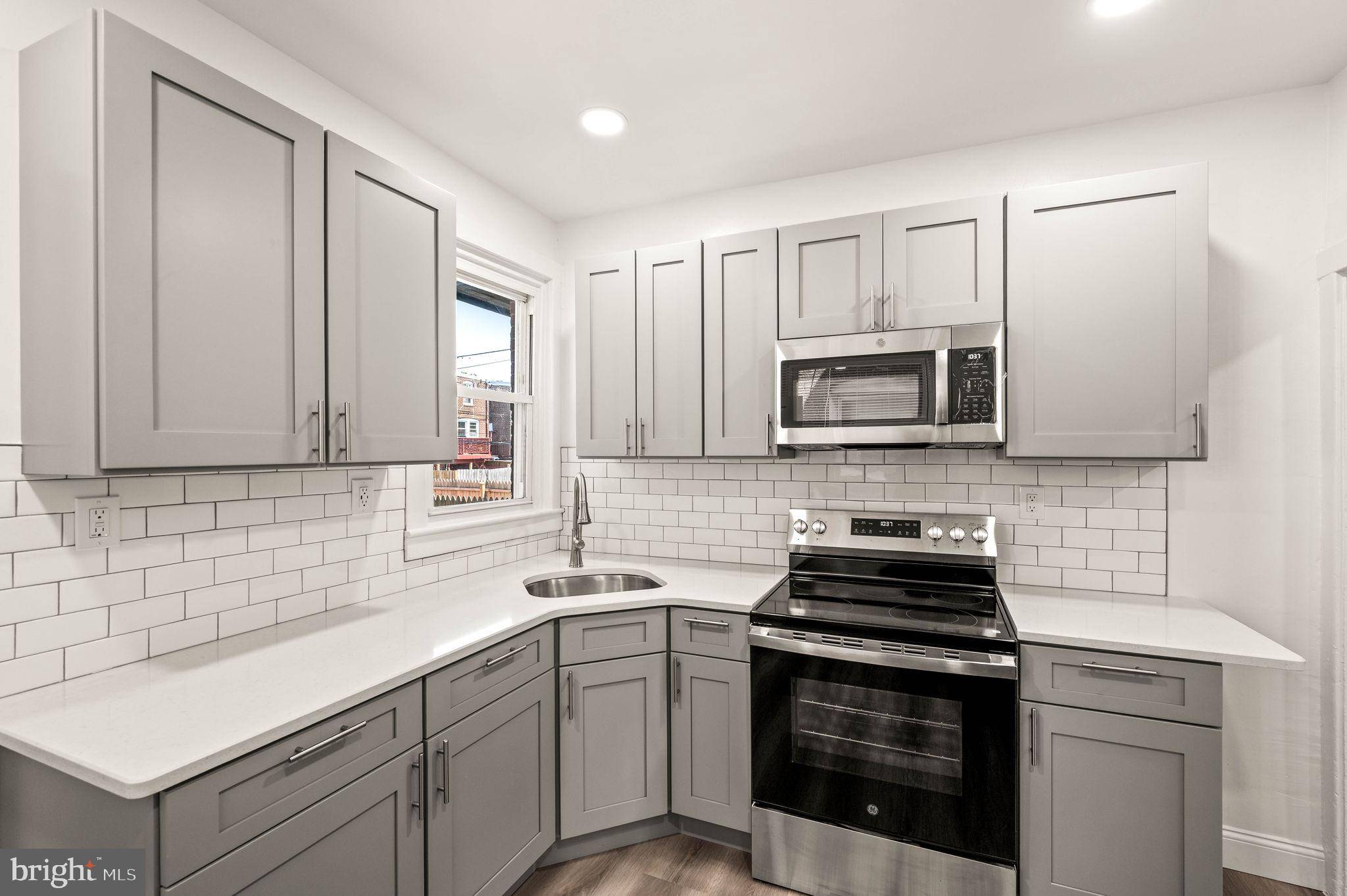 5242 SYLVESTER ST, Philadelphia, PA 19124