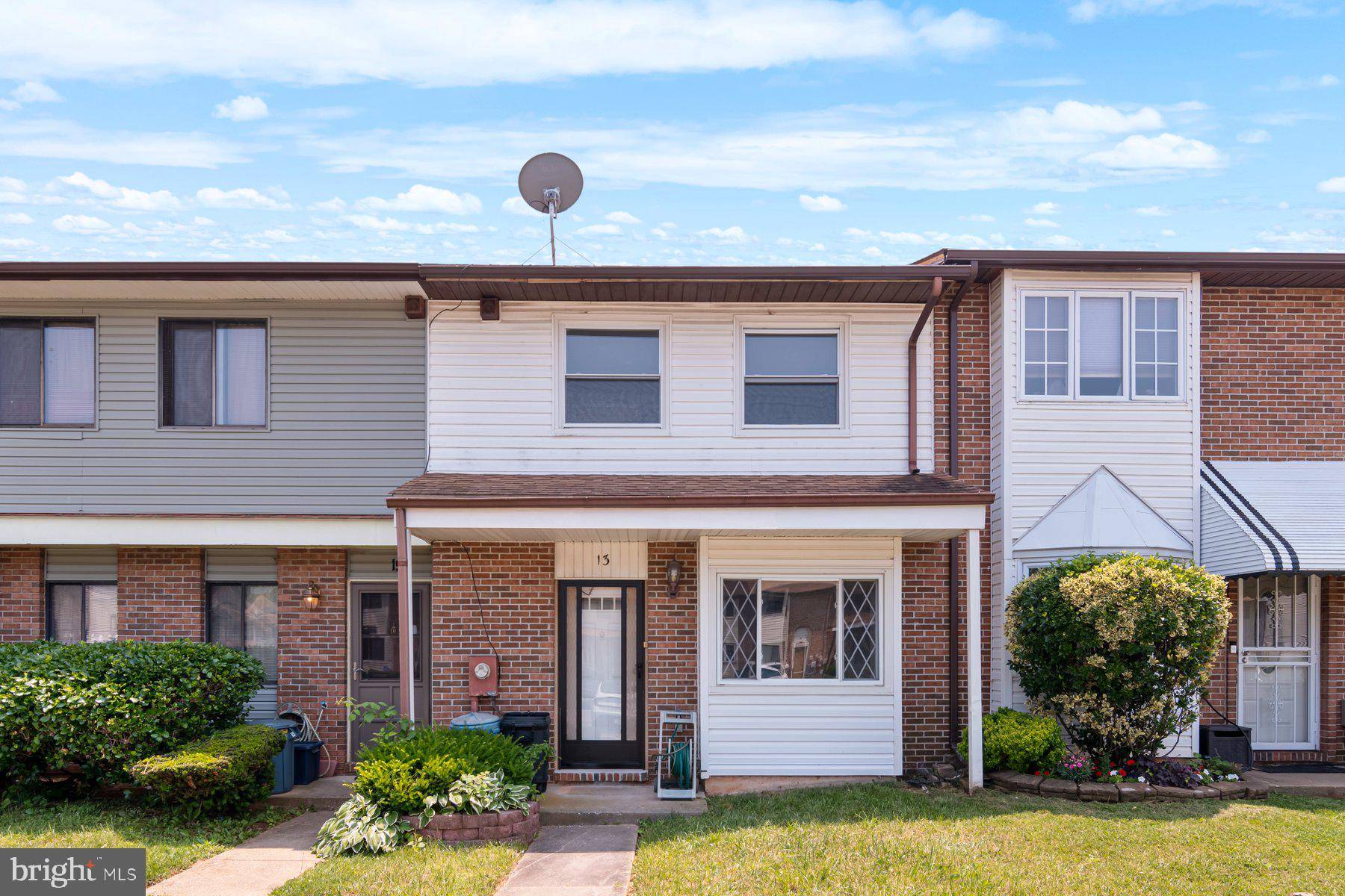 13 PINEKNOT CT, Baltimore, MD 21207