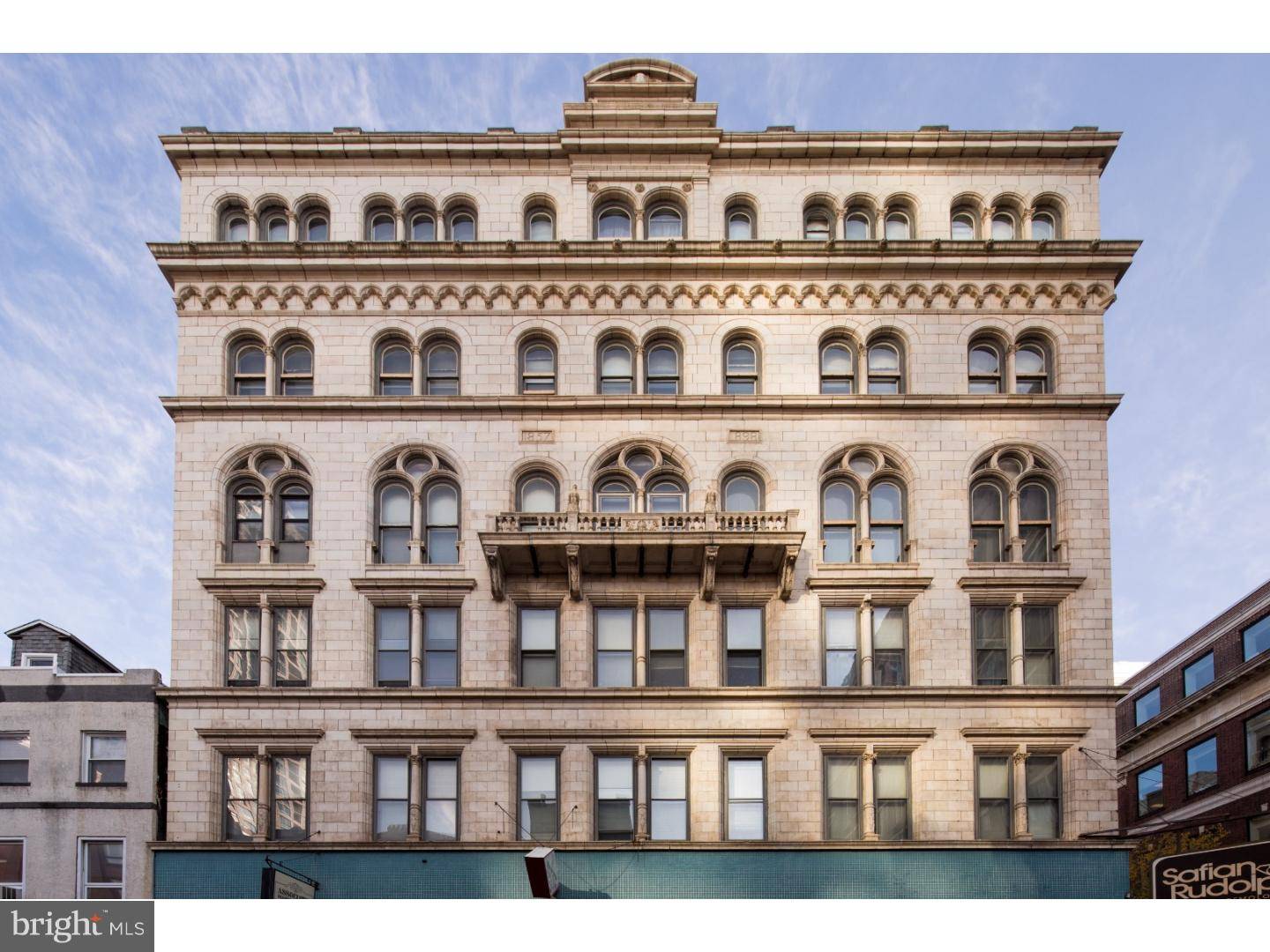 Philadelphia, PA 19106,701-3 SANSOM ST #207