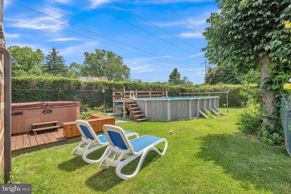 Glenolden, PA 19036,210 E ASHLAND AVE
