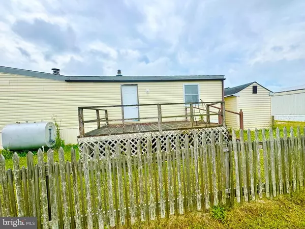 Chincoteague Island, VA 23336,8272 SEA BIRD DR