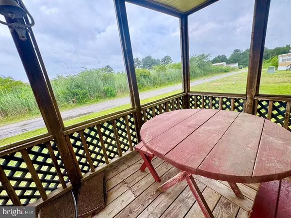 Chincoteague Island, VA 23336,8272 SEA BIRD DR