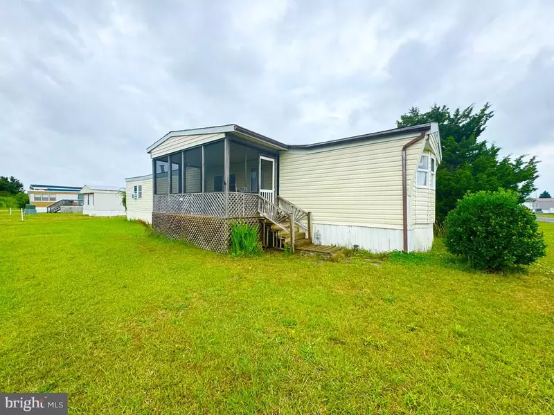 8272 SEA BIRD DR, Chincoteague Island, VA 23336