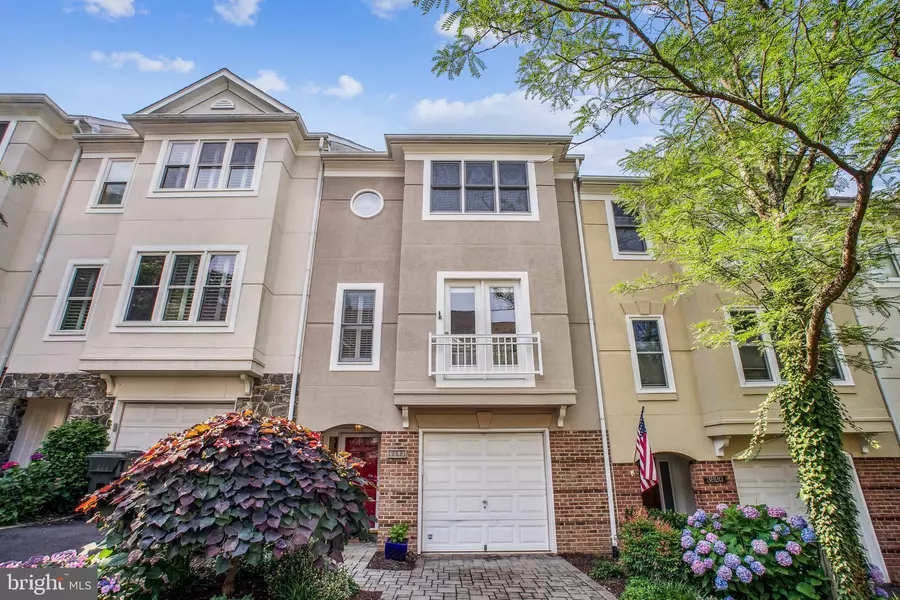 3818 WHITE POST CT, Alexandria, VA 22304
