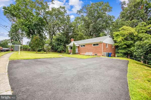 Falls Church, VA 22042,3305 GRAHAM RD