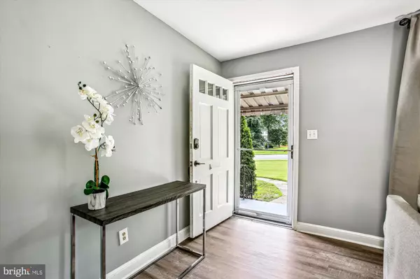 Falls Church, VA 22042,3305 GRAHAM RD