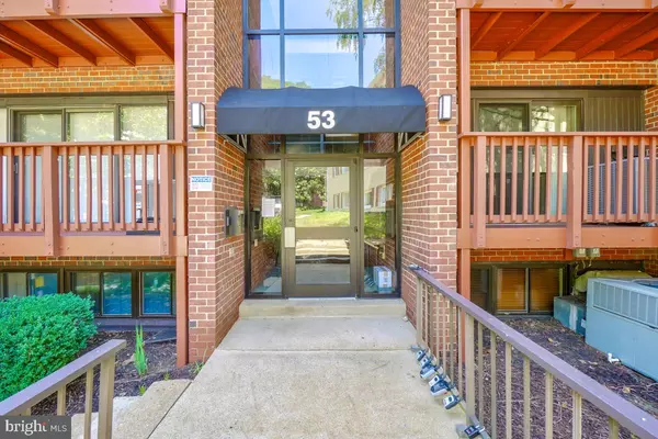 Alexandria, VA 22314,53 SKYHILL RD #204