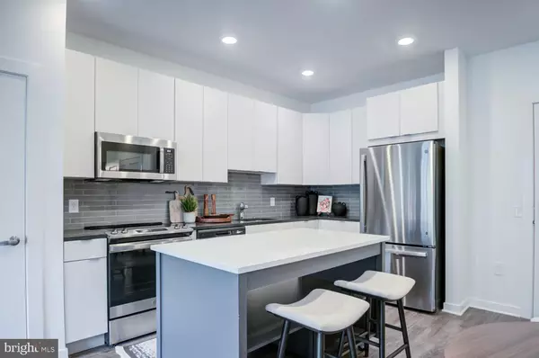 Philadelphia, PA 19123,501-31 N COLUMBUS BLVD #1251