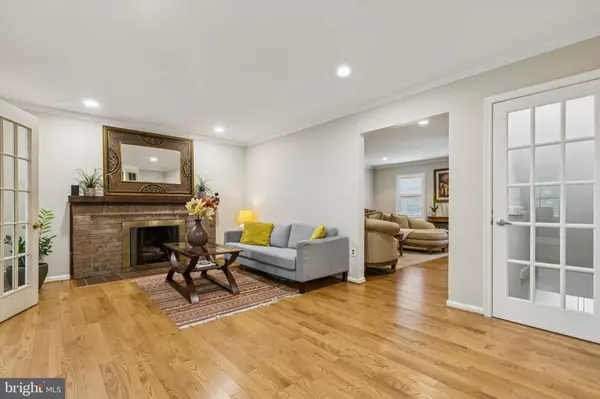 Annandale, VA 22003,4914 KING DAVID BLVD