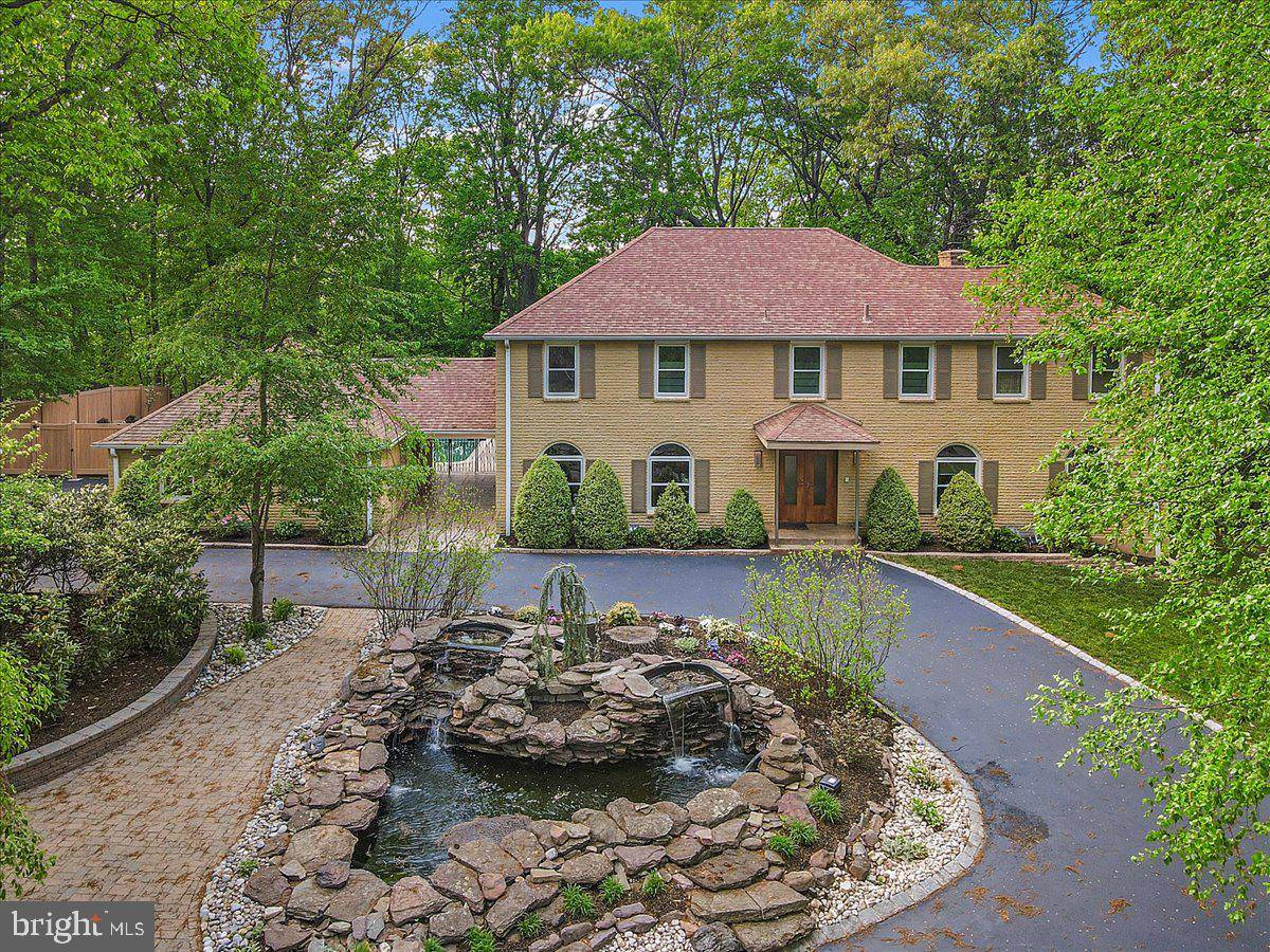 400 HIGHVIEW DR, Wayne, PA 19087