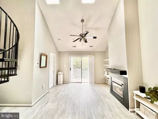 Rockville, MD 20850,10007 VANDERBILT CIR #11-6