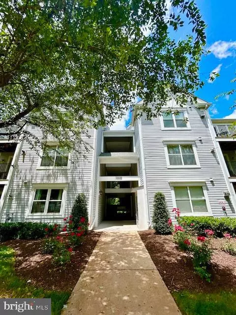 Rockville, MD 20850,10007 VANDERBILT CIR #11-6