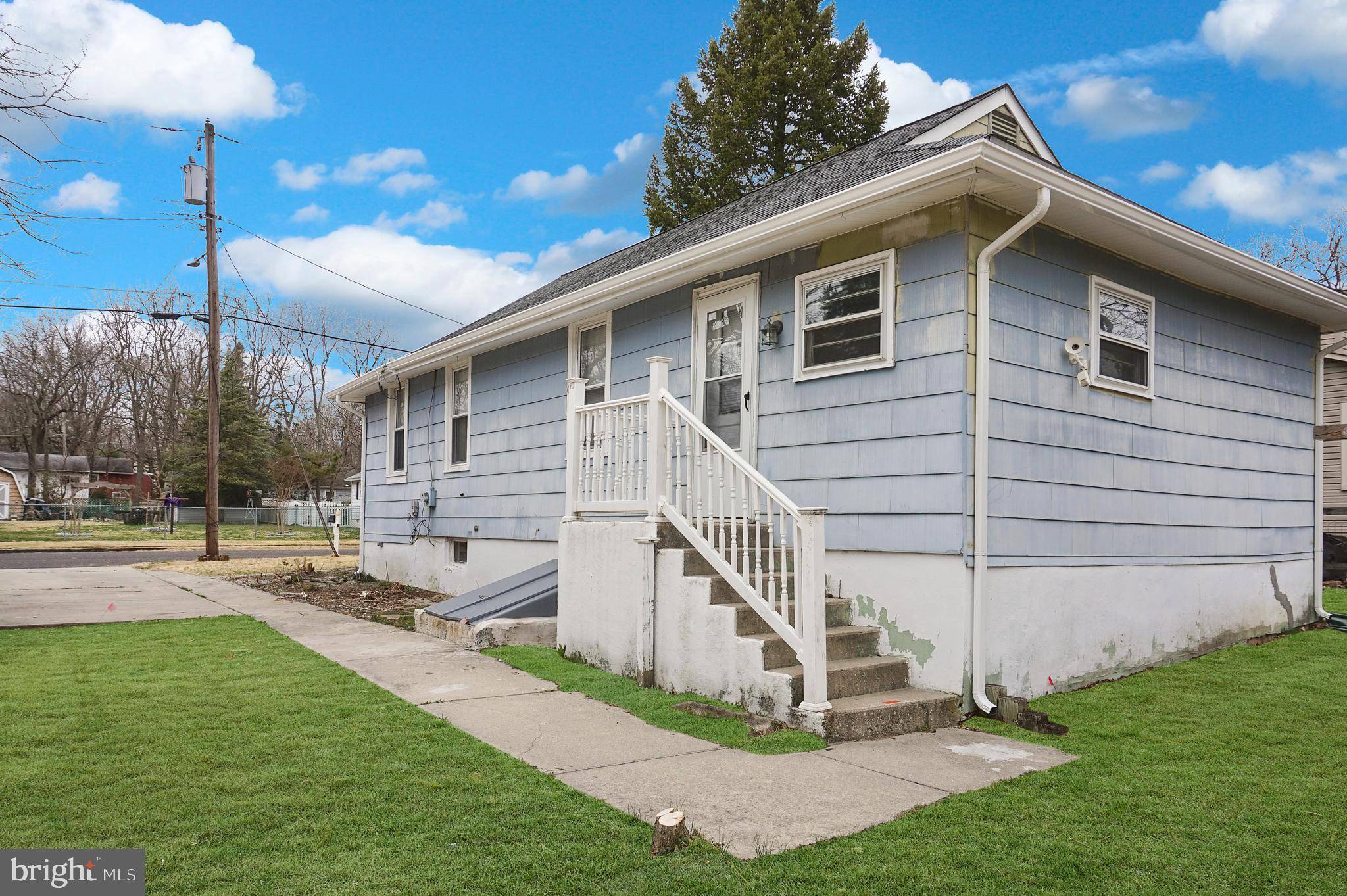 Pine Hill, NJ 08021,83 WALNUT LN
