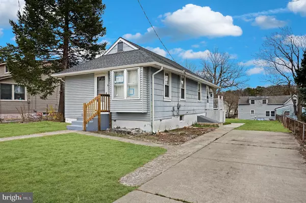 Pine Hill, NJ 08021,83 WALNUT LN