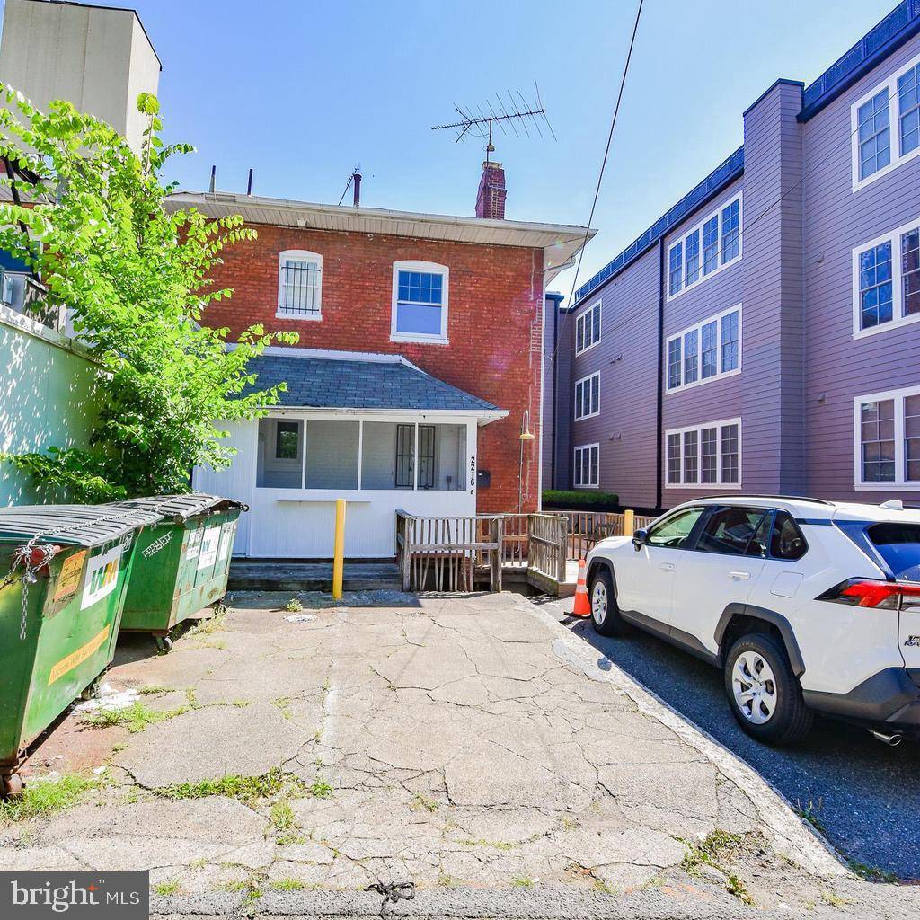 2216 WISCONSIN AVE NW, Washington, DC 20007