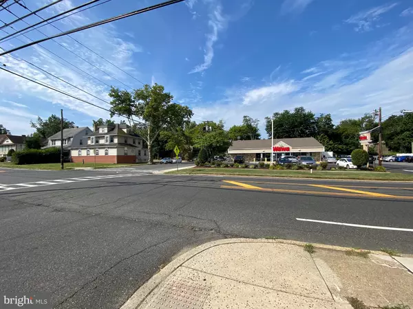 Audubon, NJ 08106,402 S WHITE HORSE PIKE