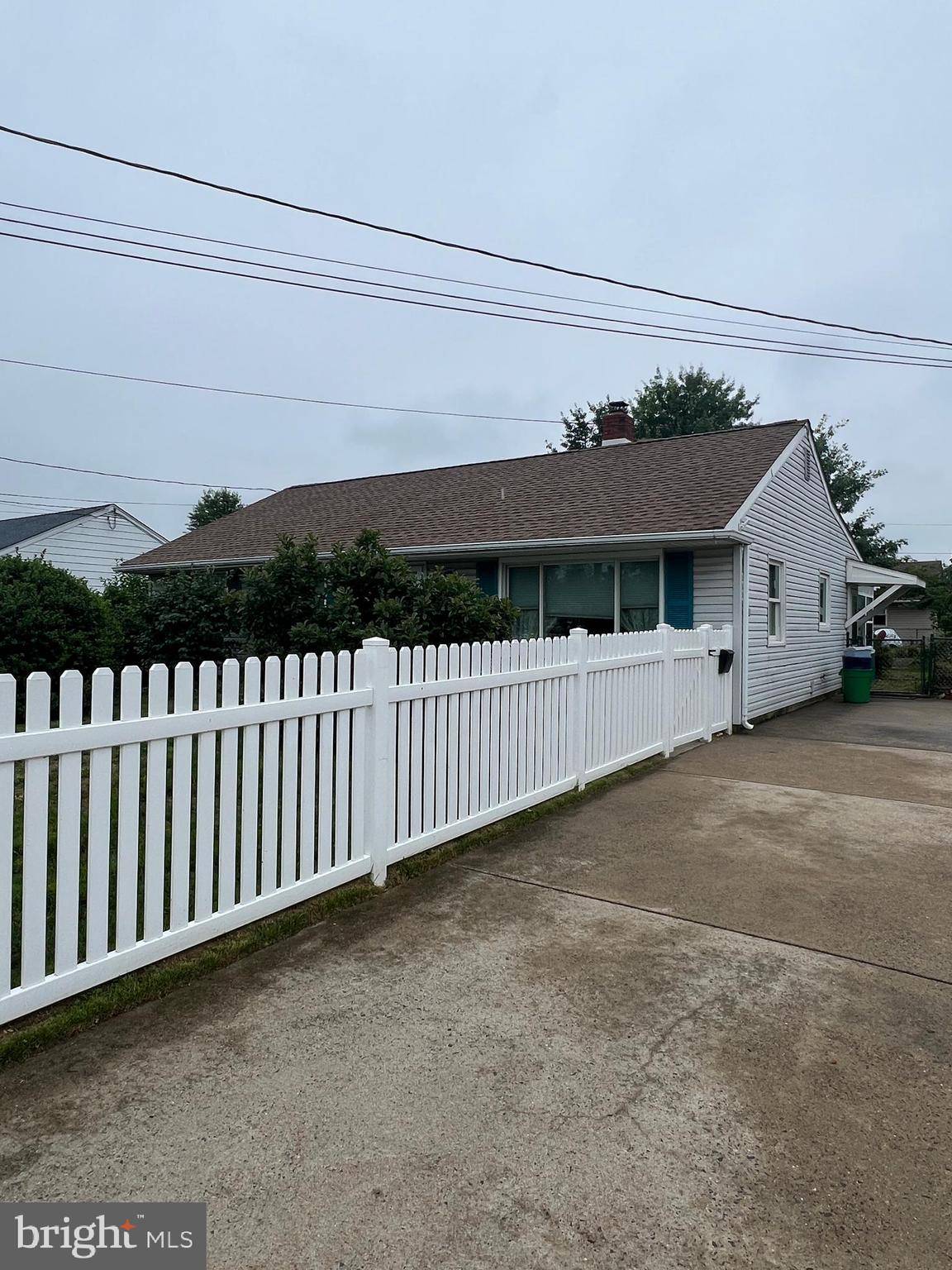 Bellmawr, NJ 08031,44 MIDWAY LN