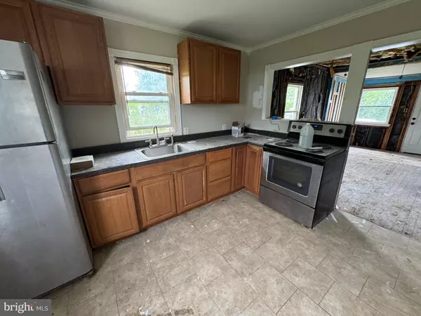 Thorofare, NJ 08086,109 RIVER ROAD DRIVE