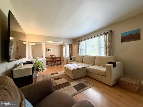 Maple Shade, NJ 08052,566 S FORKLANDING RD