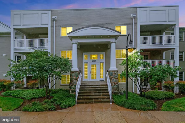 Arlington, VA 22204,4119 S FOUR MILE RUN DR #402