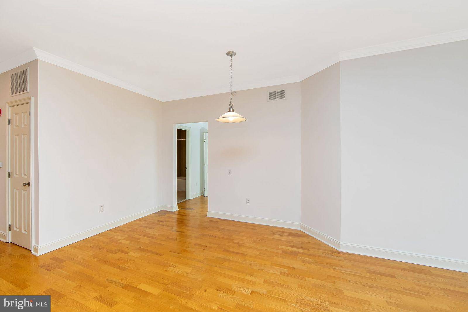 Philadelphia, PA 19146,500 ADMIRALS WAY #419