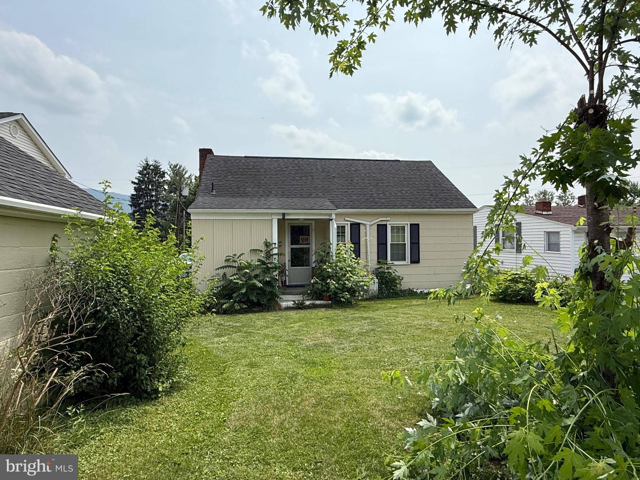 Strasburg, VA 22657,1027 E WASHINGTON ST