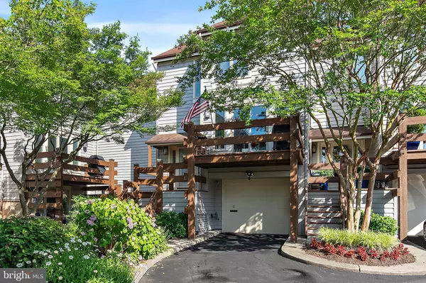 Annapolis, MD 21403,11 CHESAPEAKE LNDG