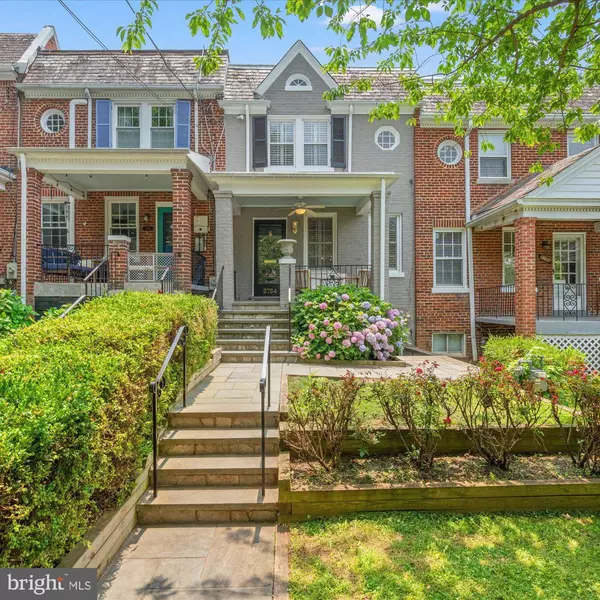 3754 W ST NW, Washington, DC 20007