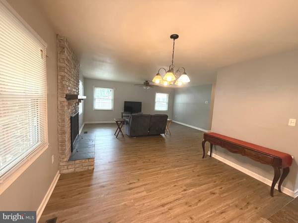 Willingboro, NJ 08046,52 HENDERSON LN