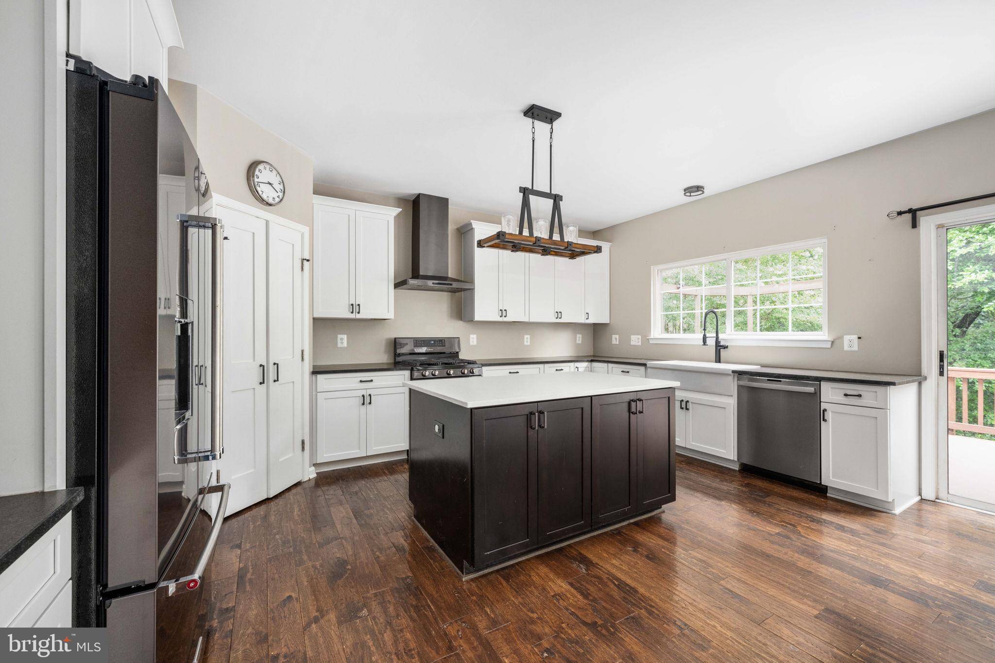Manassas, VA 20112,5942 FINCASTLE DR