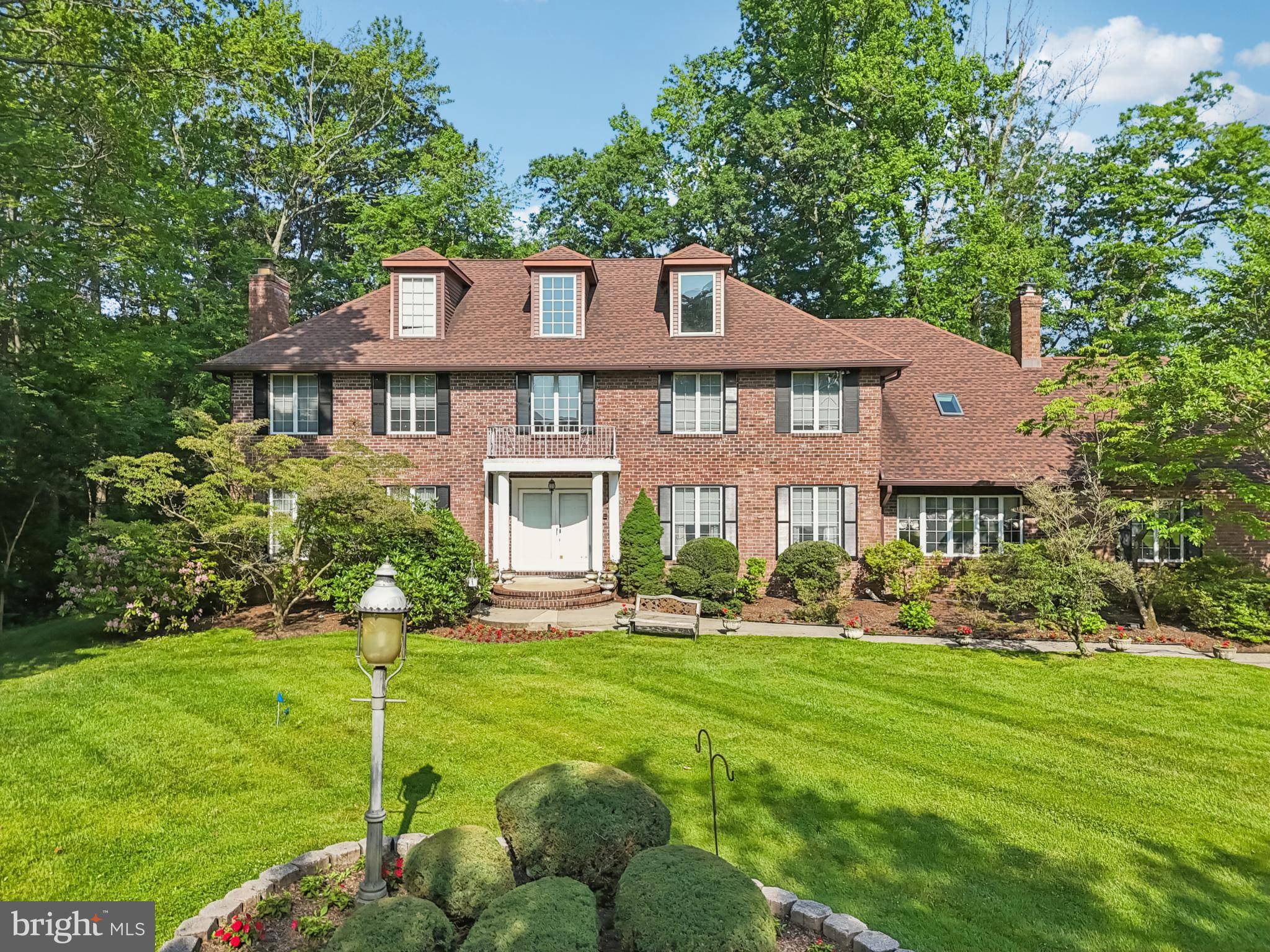 7 HIDDEN SPRINGS LN, Hightstown, NJ 08520