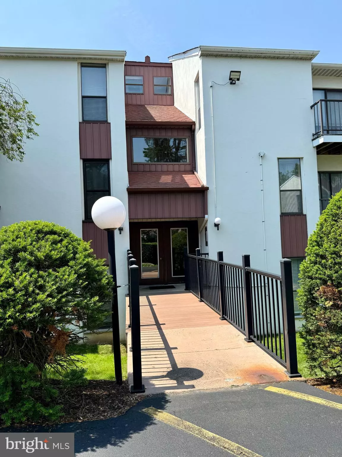 Philadelphia, PA 19116,301 BYBERRY RD #H10